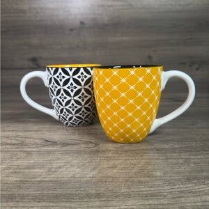 (2) Darwin Large Coffee Mugs Yellow/Black